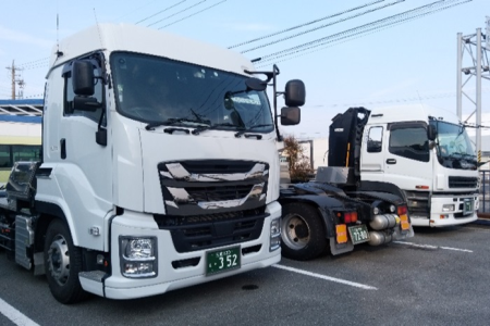 成和運送株式会社のトラック
